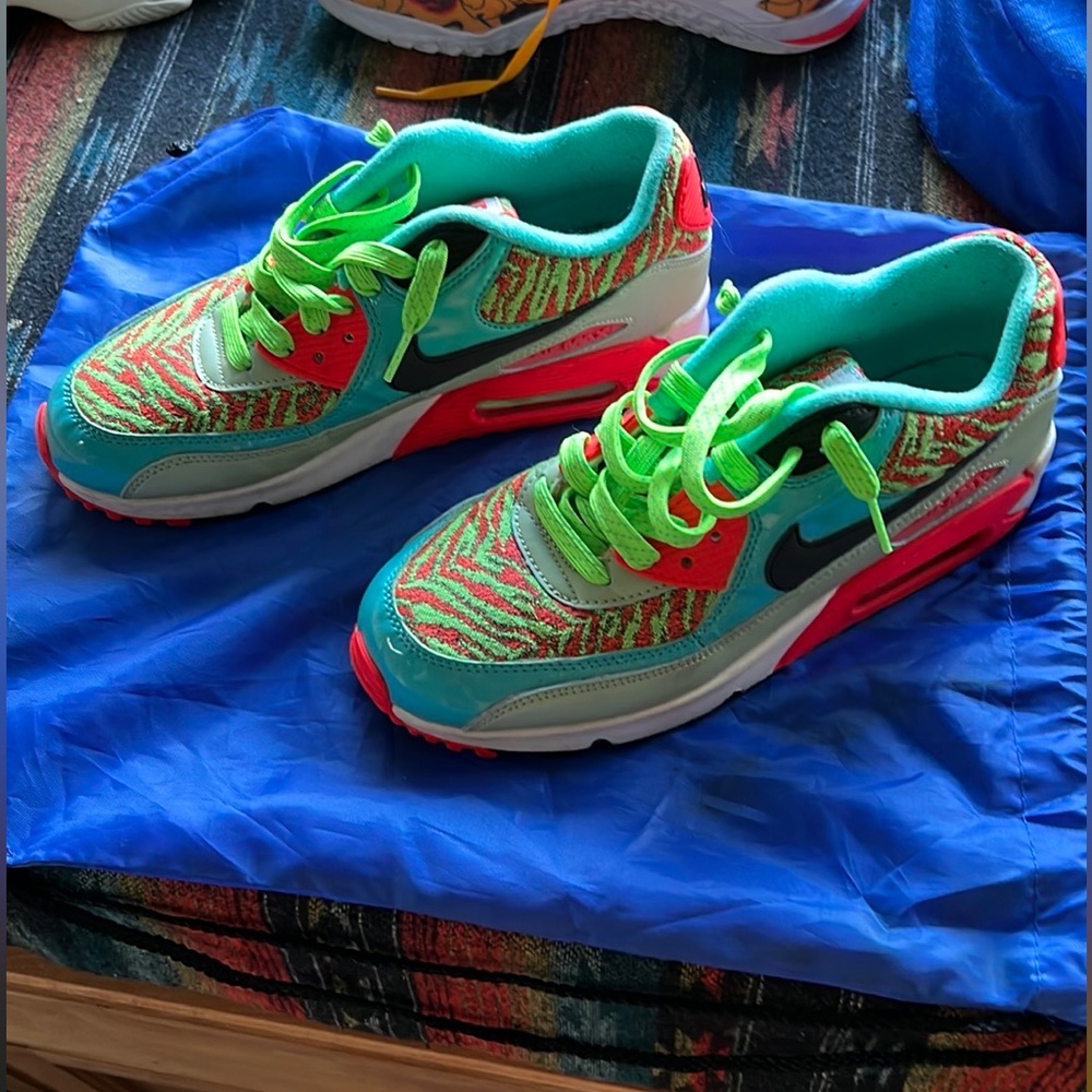 Women Nike Shoes Rare Nike Air Max 90 Anniversary Edition Flash Lime.